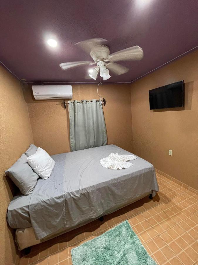 Mr, Crab Apartment Six Huts Exterior photo